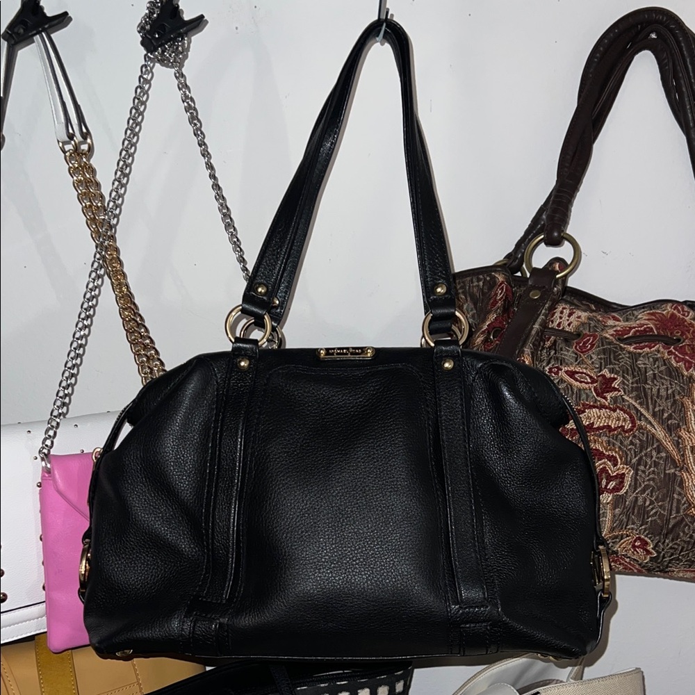 Micheal Kors Elegant Black Leather Handbag
